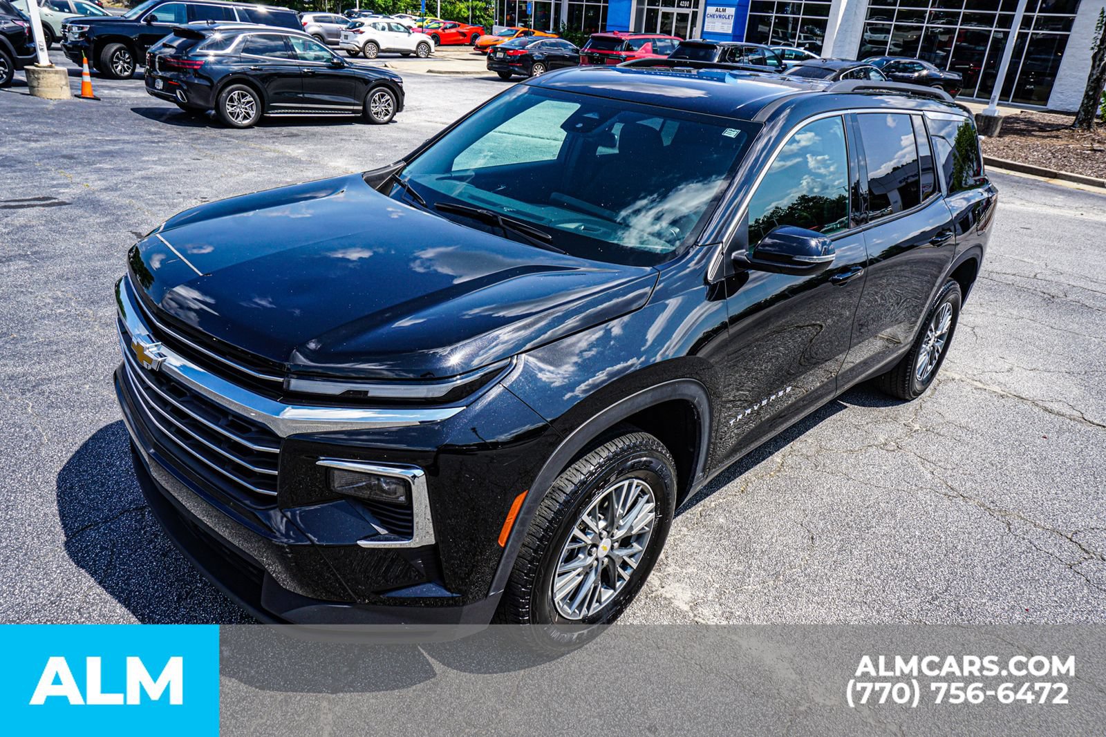 Used 2025 Chevrolet Traverse LT FWD image 18