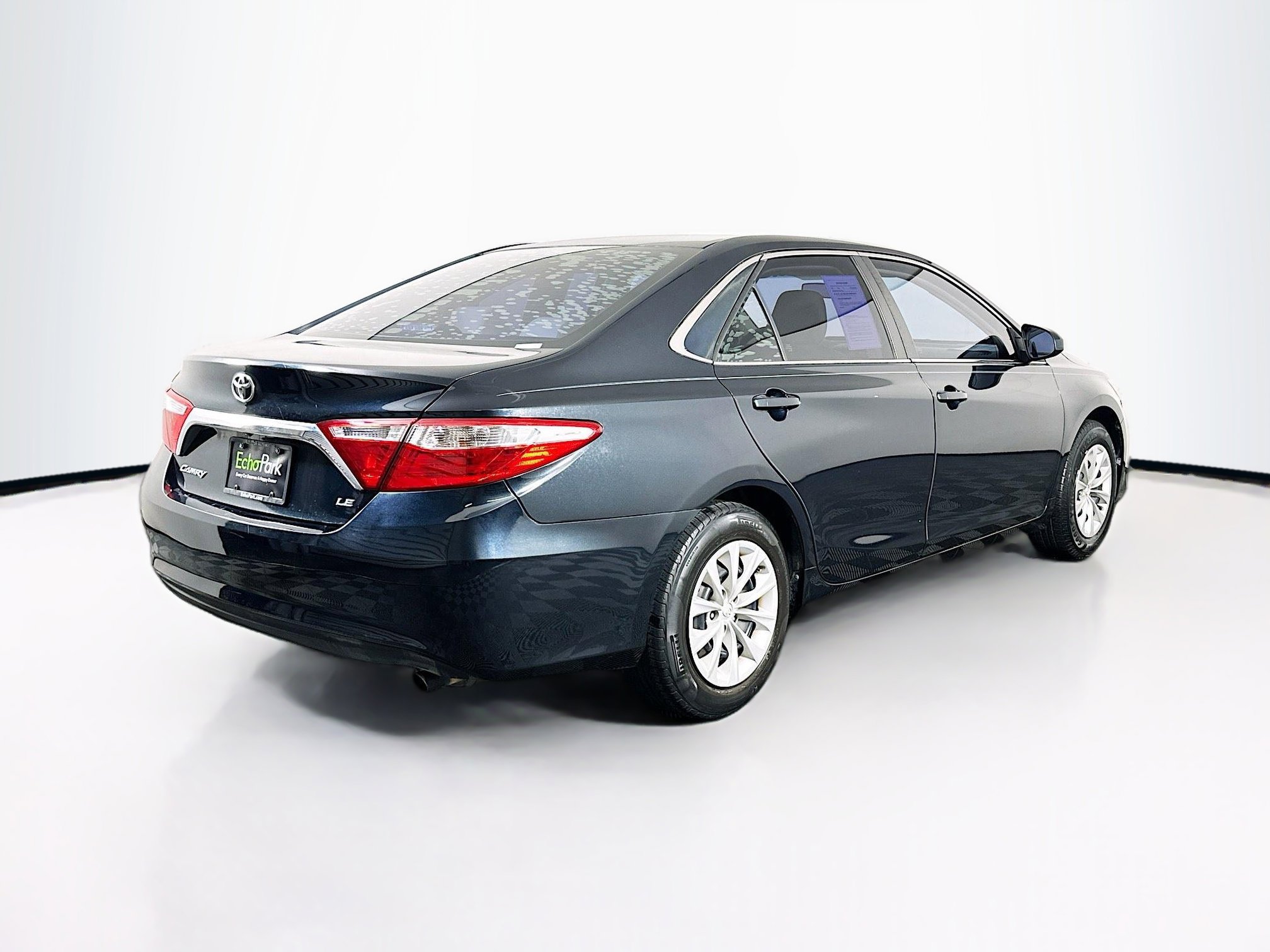 Used 2015 Toyota Camry LE FWD image 9