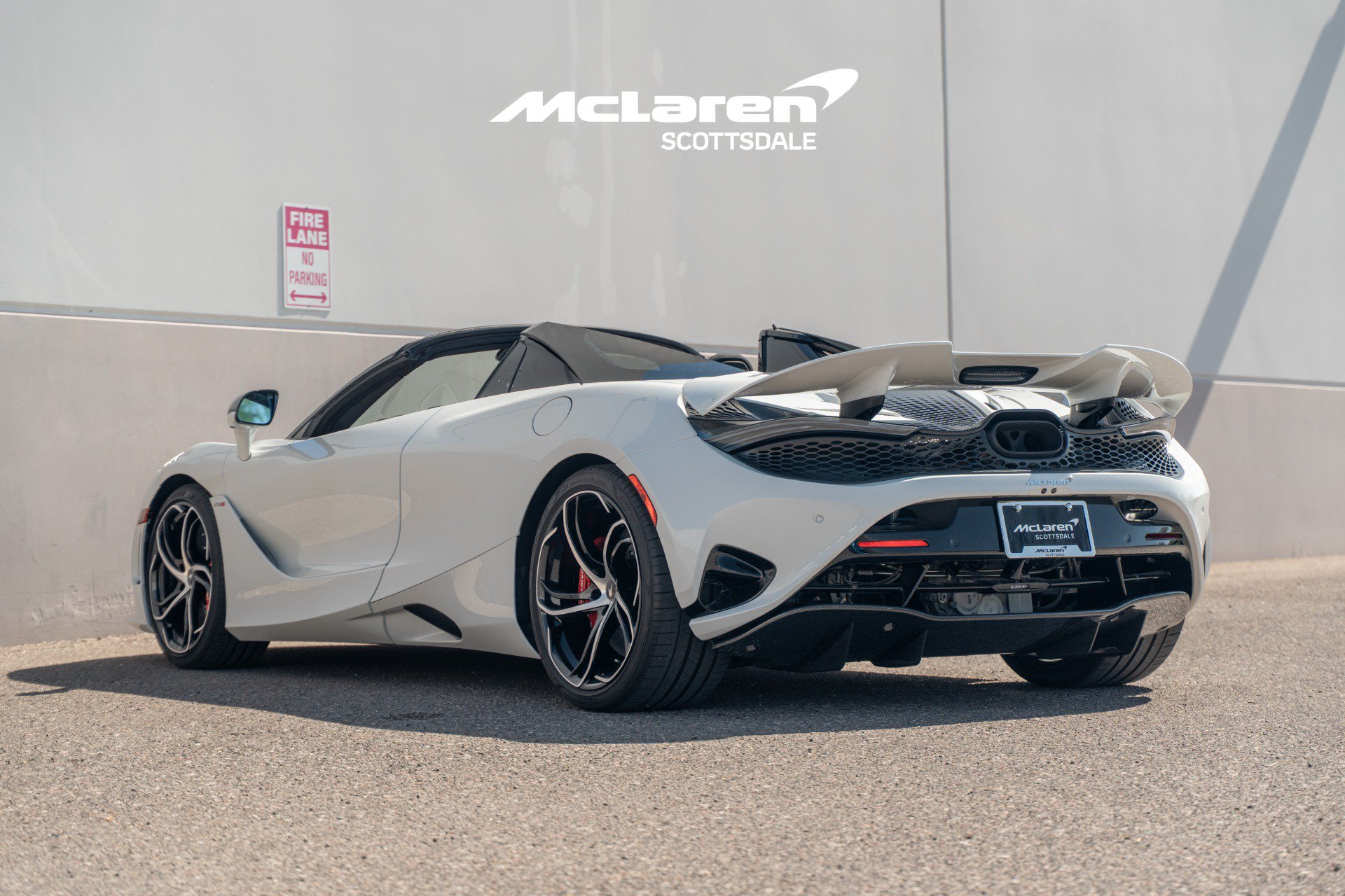 Used 2024 McLaren 750S Spider RWD image 5