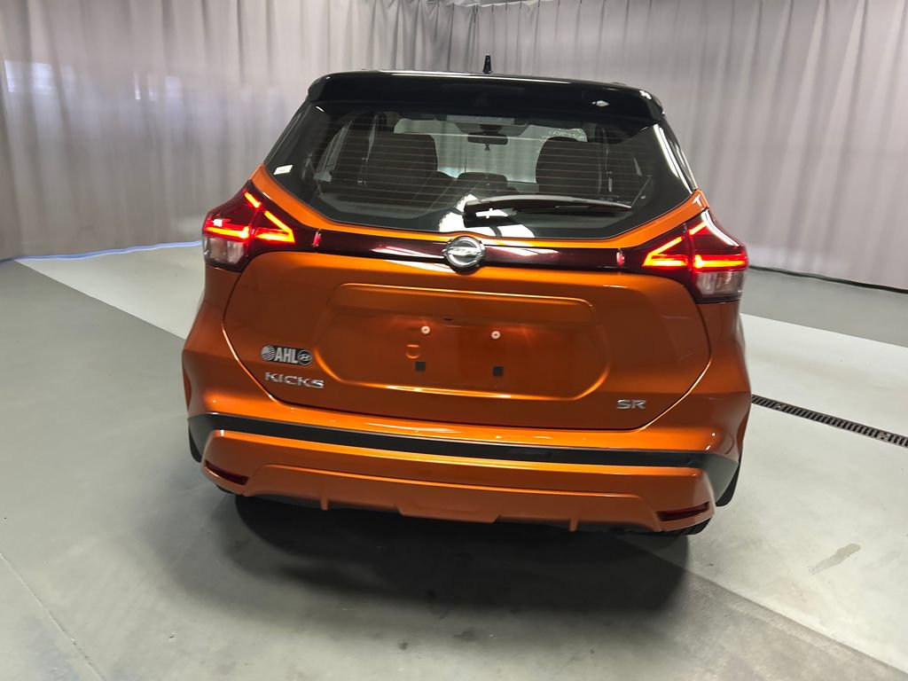 Used 2021 Nissan Kicks SR w/ SR Premium Package FWD image 6