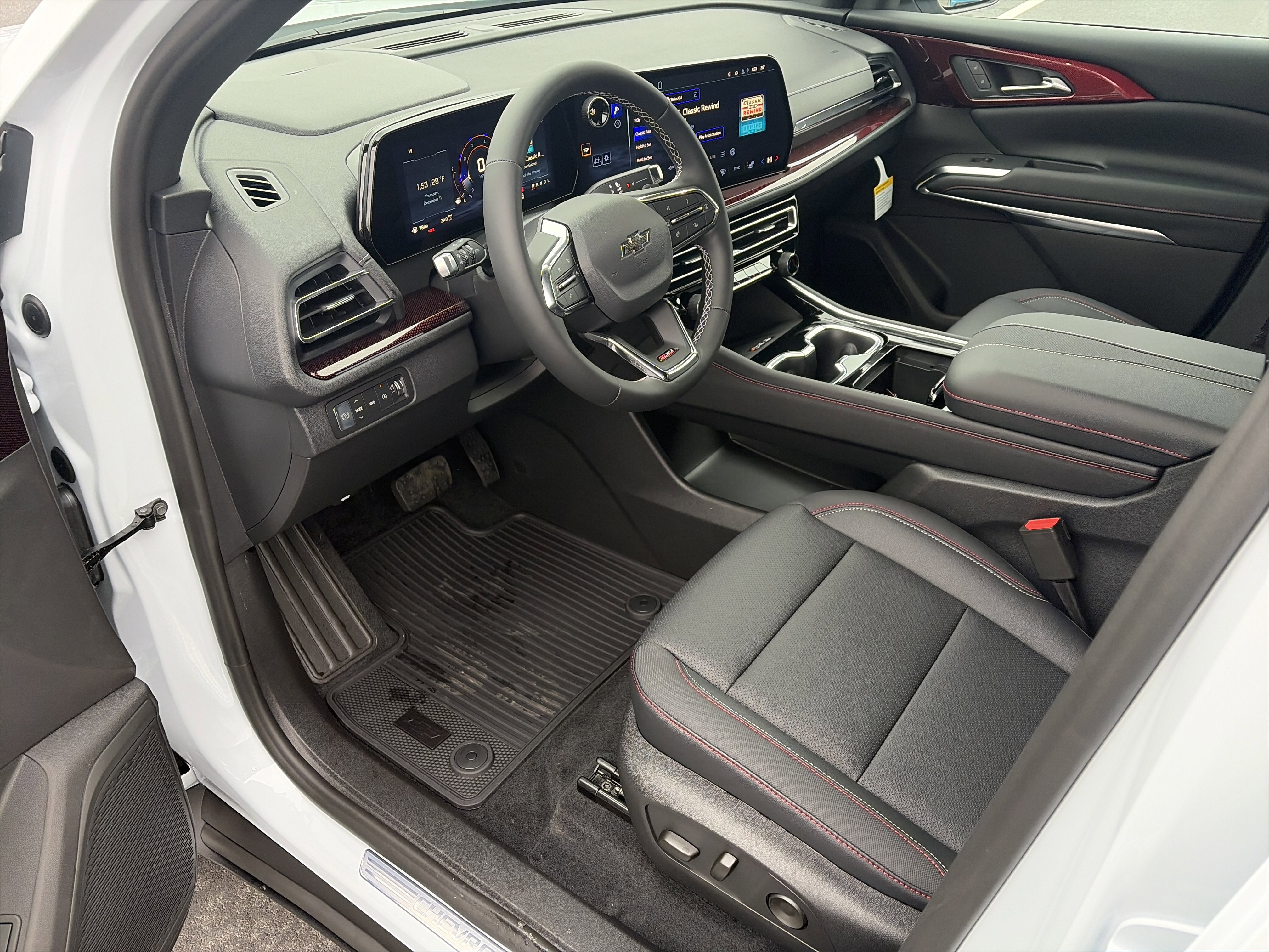 New 2026 Chevrolet Traverse Z71 w/ Driver Confidence Package image 17