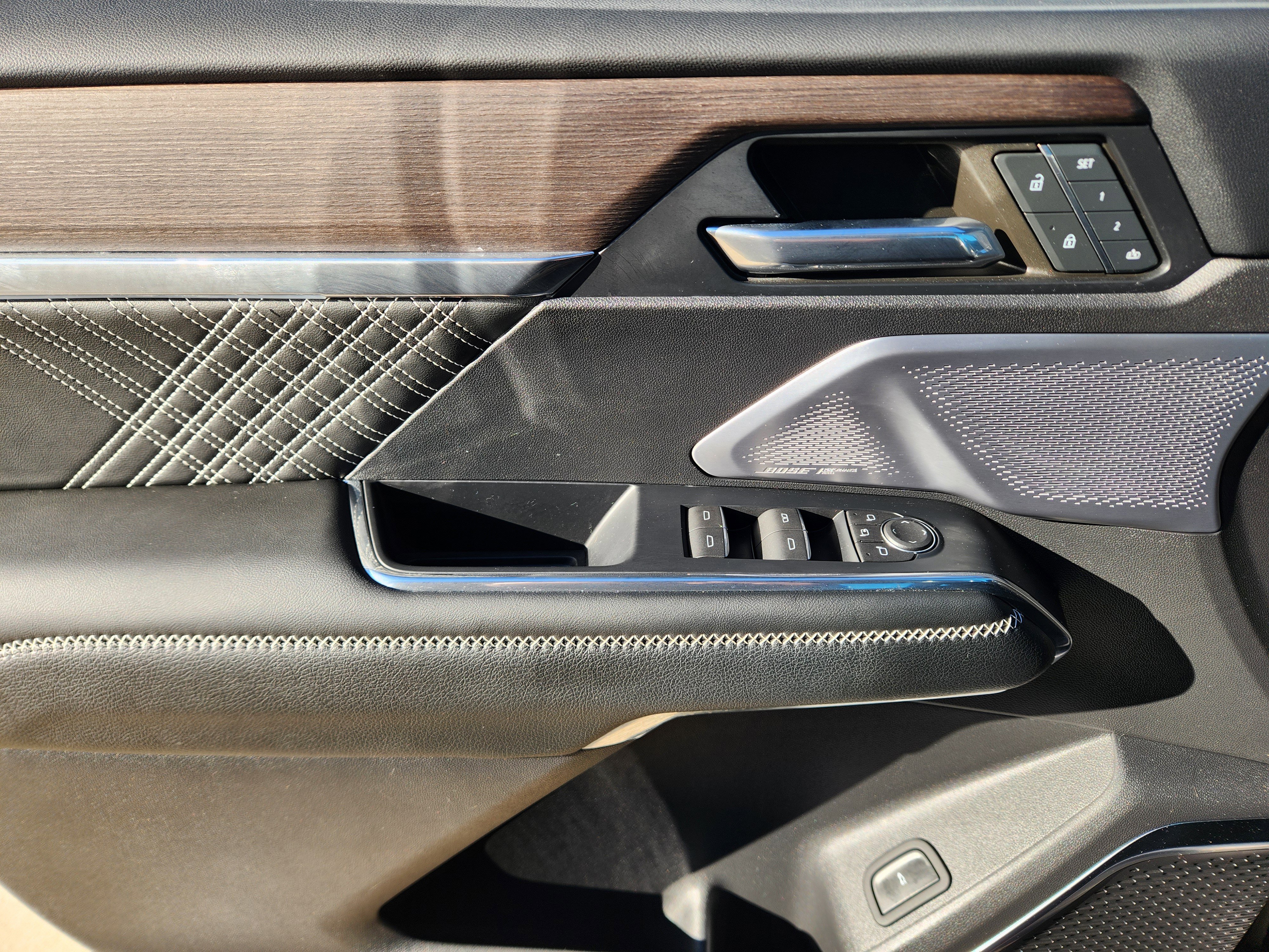 Used 2024 GMC Acadia Denali w/ Super Cruise Package image 25