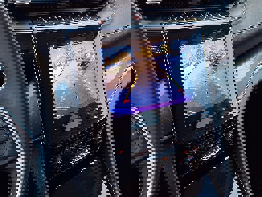 Used 2023 Jeep Grand Cherokee Laredo w/ Luxury Tech Group I image 22