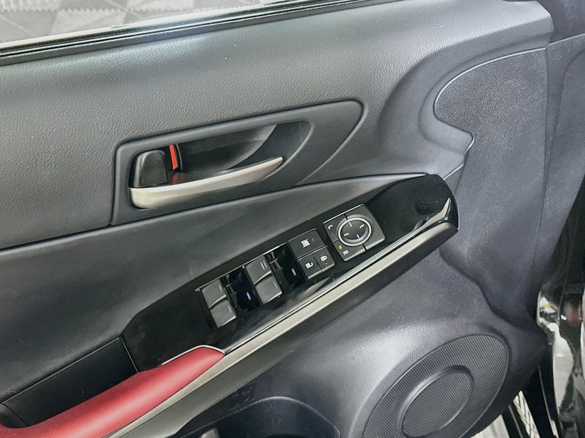 Used 2025 Lexus IS 350 F Sport RWD image 15