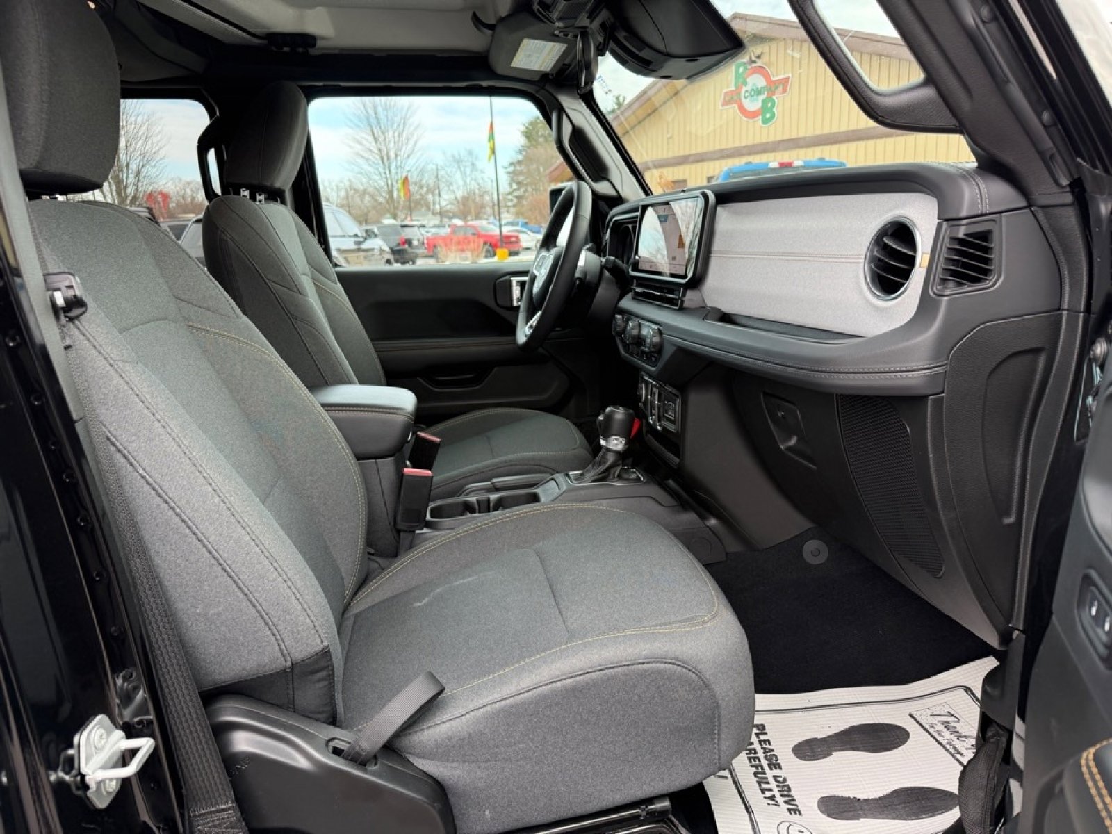 Used 2025 Jeep Wrangler Unlimited Sahara image 24