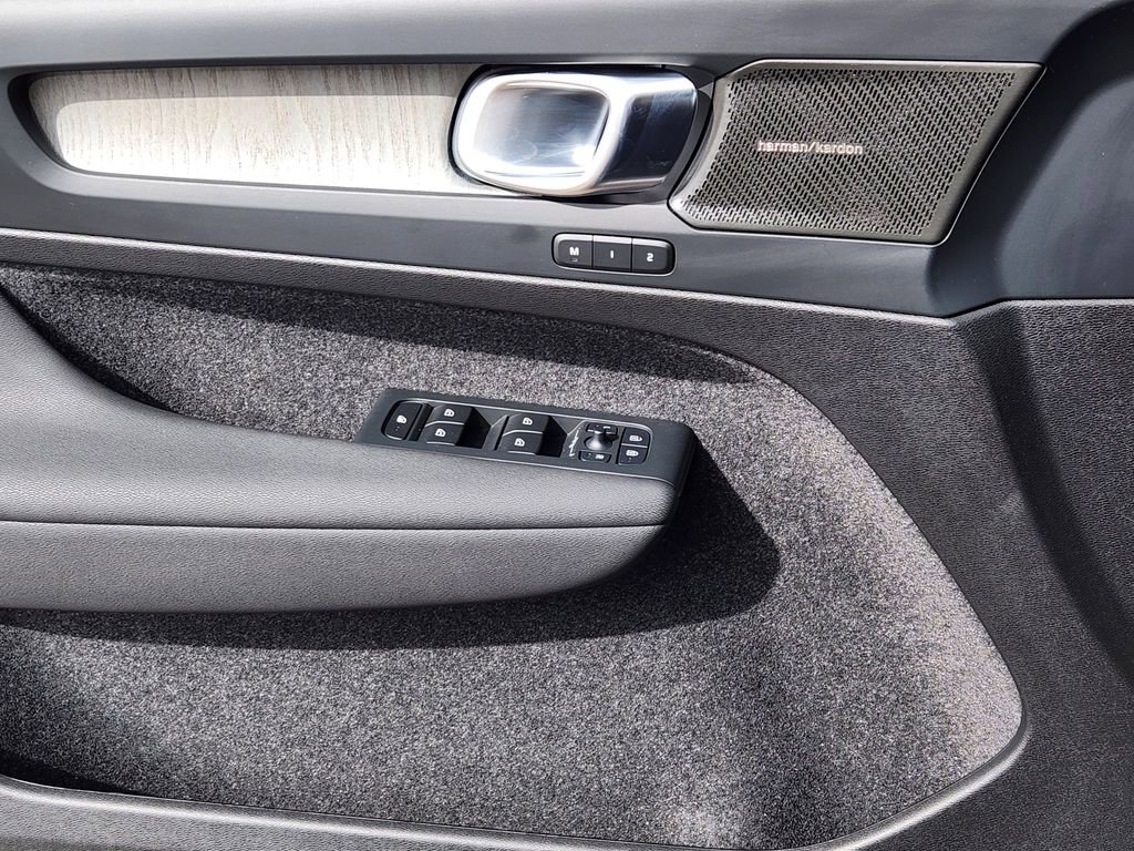 New 2025 Volvo XC40 B5 Plus w/ Protection Package Premier image 12