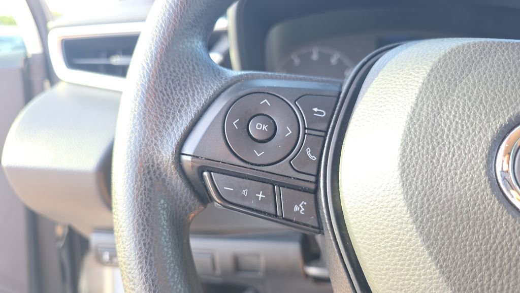 Used 2023 Toyota Corolla LE image 29