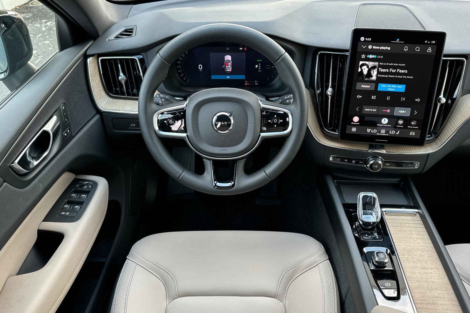 New 2026 Volvo XC60 T8 Plus w/ Climate Package PRO AWD/4WD image 14