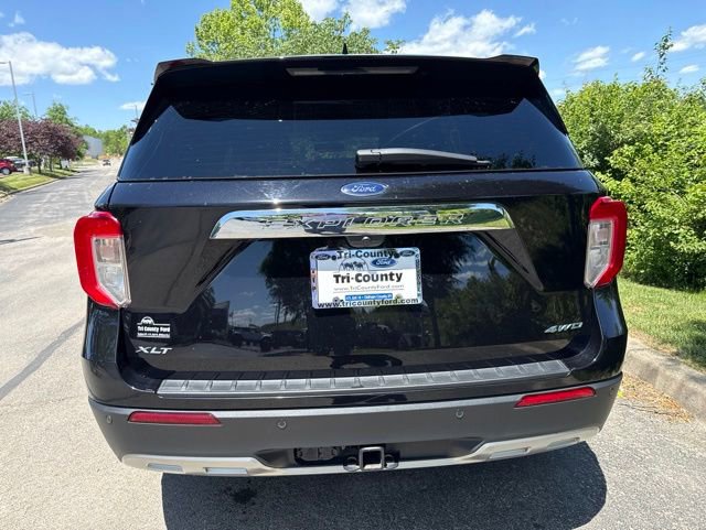 Used 2024 Ford Explorer XLT w/ Equipment Group 202A AWD/4WD image 7