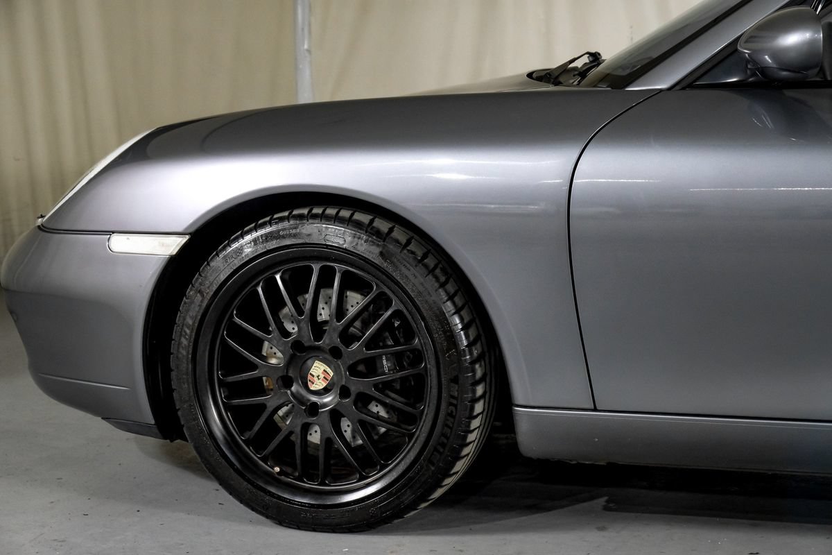 Used 2001 Porsche 911 Carrera RWD image 12