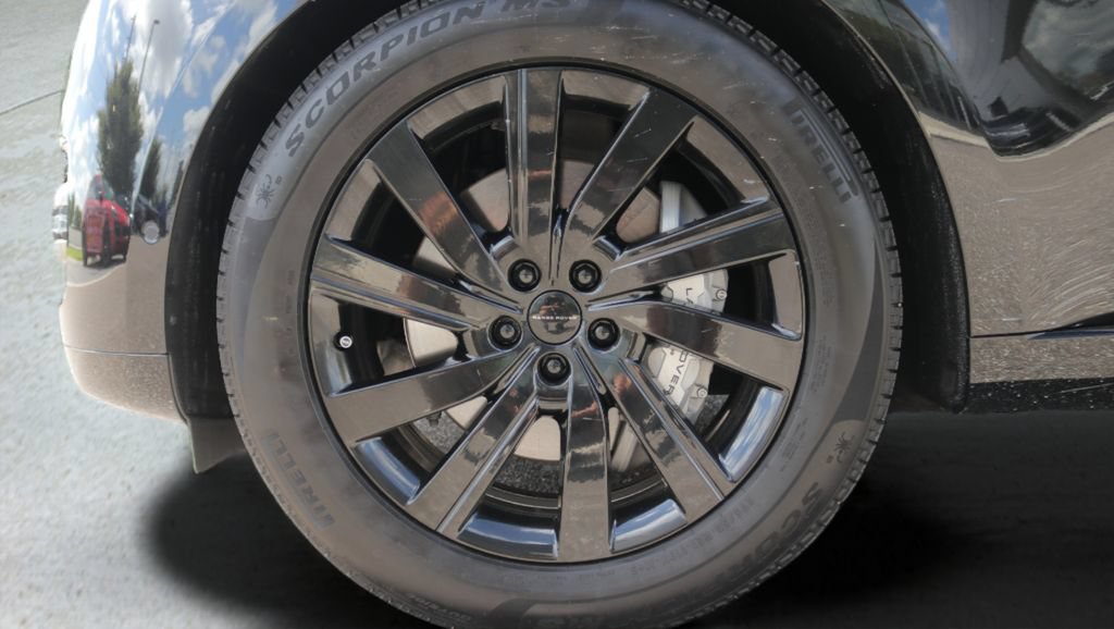Used 2026 Land Rover Range Rover Long Wheelbase SE AWD/4WD image 27