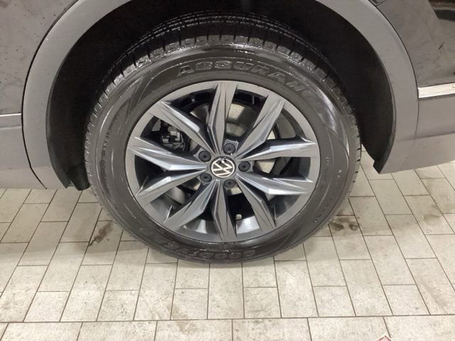 Used 2022 Volkswagen Tiguan SE image 22
