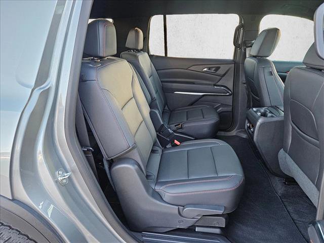 Used 2025 Chevrolet Traverse Z71 w/ Driver Confidence Package image 17