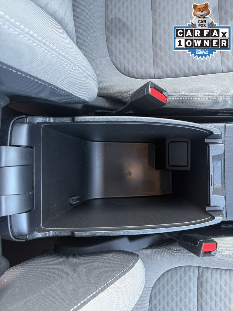 Used 2022 Ford Escape SE w/ SE Sport Appearance Package image 16