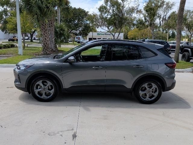 Certified 2025 Ford Escape ST-Line Select AWD/4WD image 11