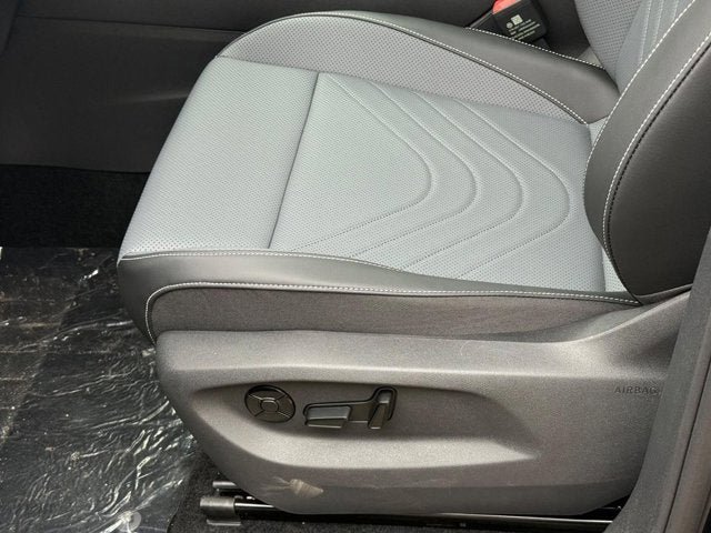 New 2026 Volkswagen Tiguan SE R-Line AWD/4WD image 17