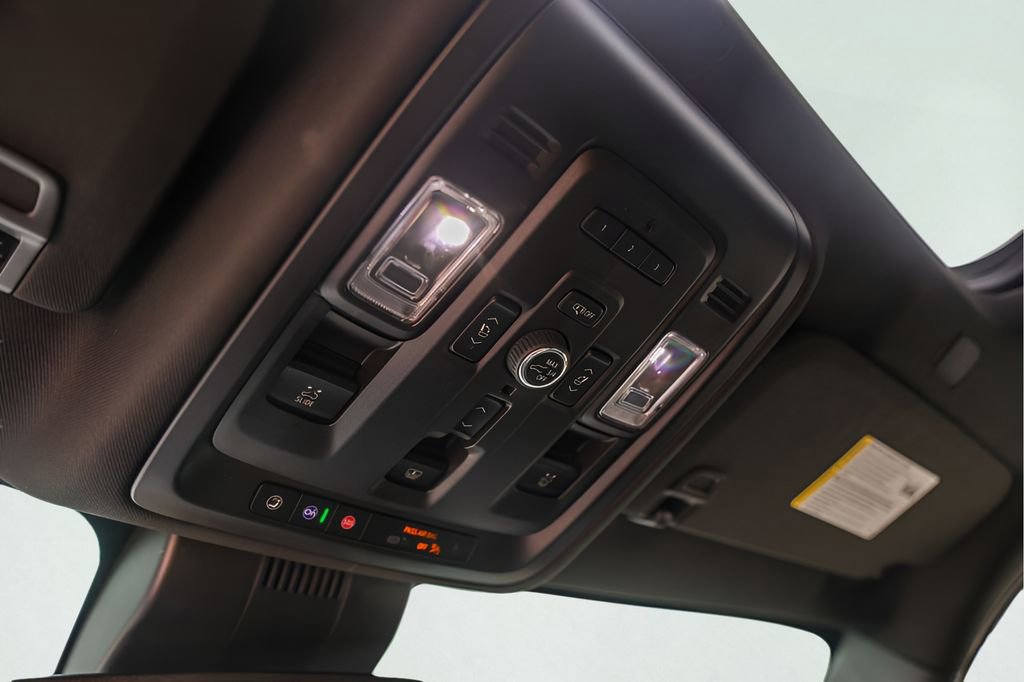 Used 2023 GMC Yukon Denali AWD/4WD image 25