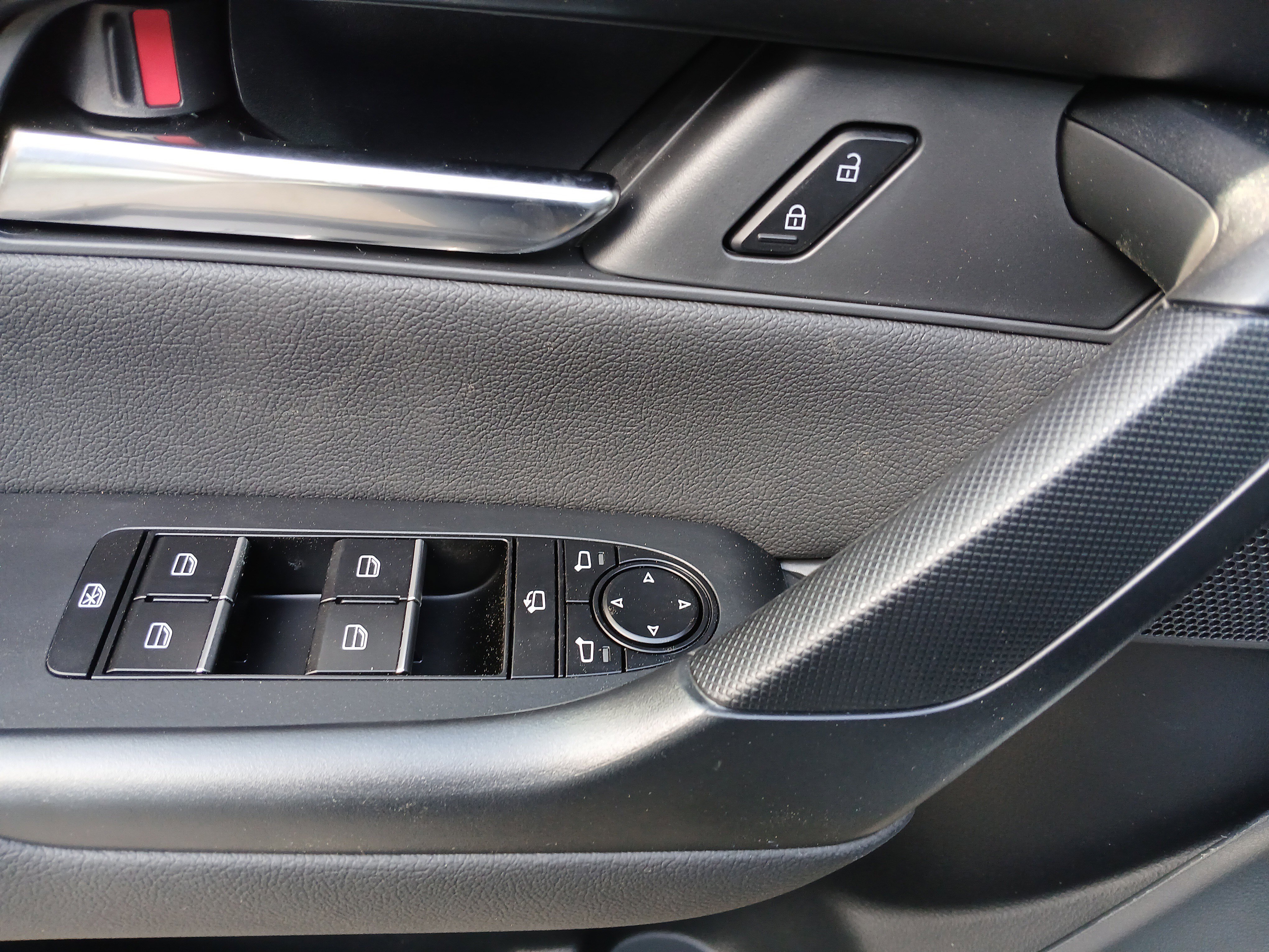 New 2025 MAZDA CX-50 2.5 Hybrid w/ Cargo Package image 16