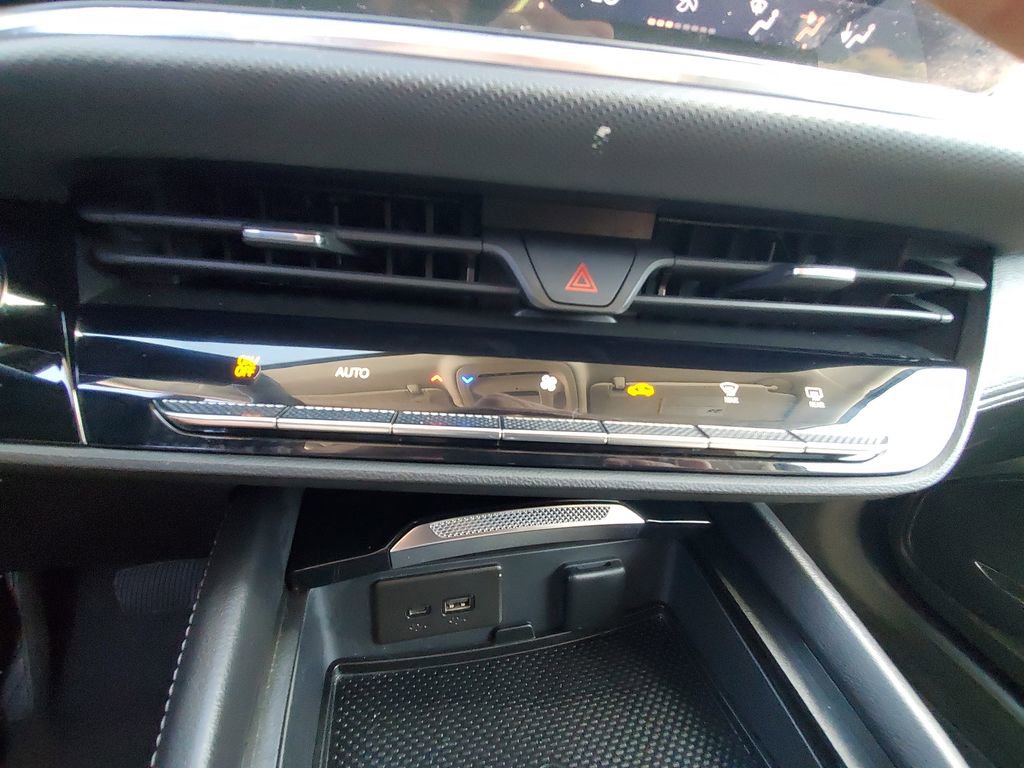 Certified 2025 Buick Envision Preferred image 36