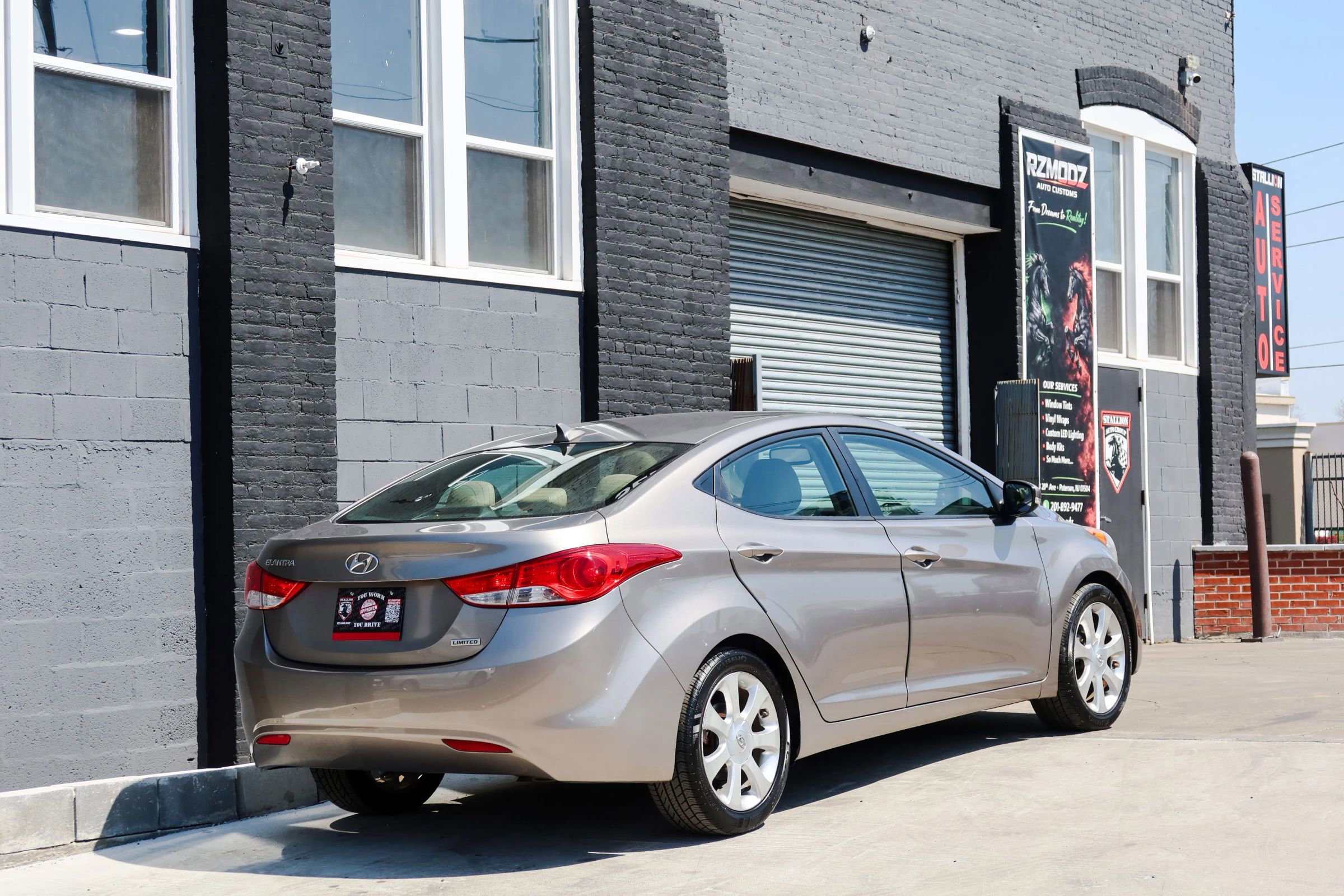 Used 2012 Hyundai Elantra Limited FWD image 4