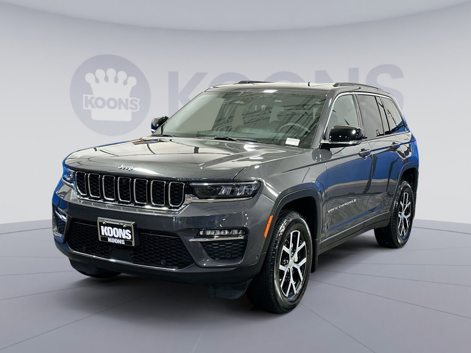 Used 2025 Jeep Grand Cherokee Limited w/ Luxury Tech Group II image 1
