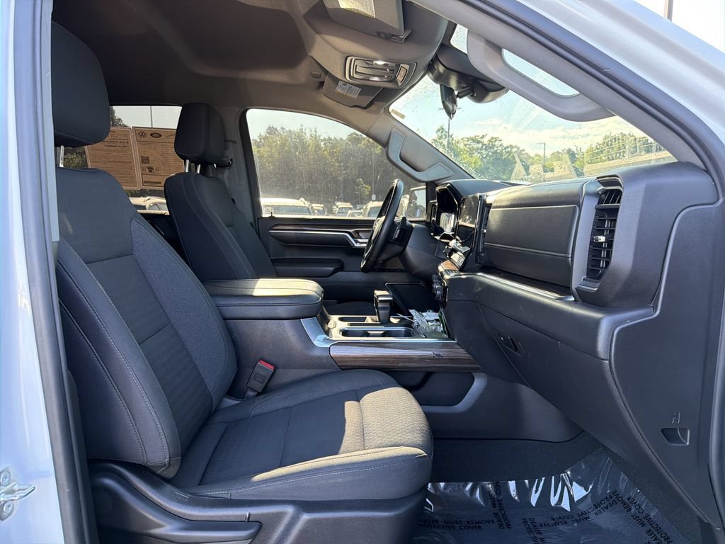 Used 2024 Chevrolet Silverado 1500 LT Trail Boss w/ Protection Package AWD/4WD image 17