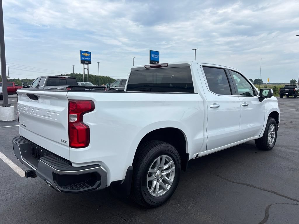 Used 2019 Chevrolet Silverado 1500 LTZ w/ Z71 Off-Road Package AWD/4WD image 4