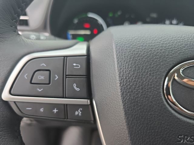Used 2025 Toyota Sienna XLE image 18