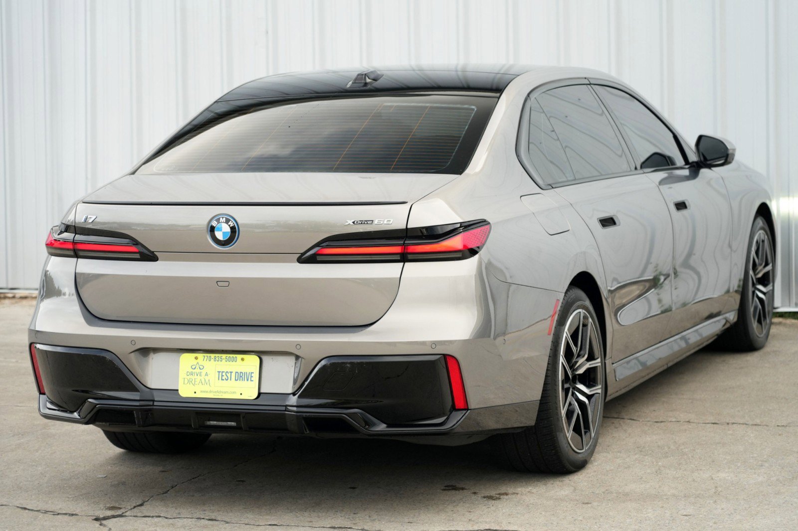 Used 2023 BMW i7 xDrive60 image 64