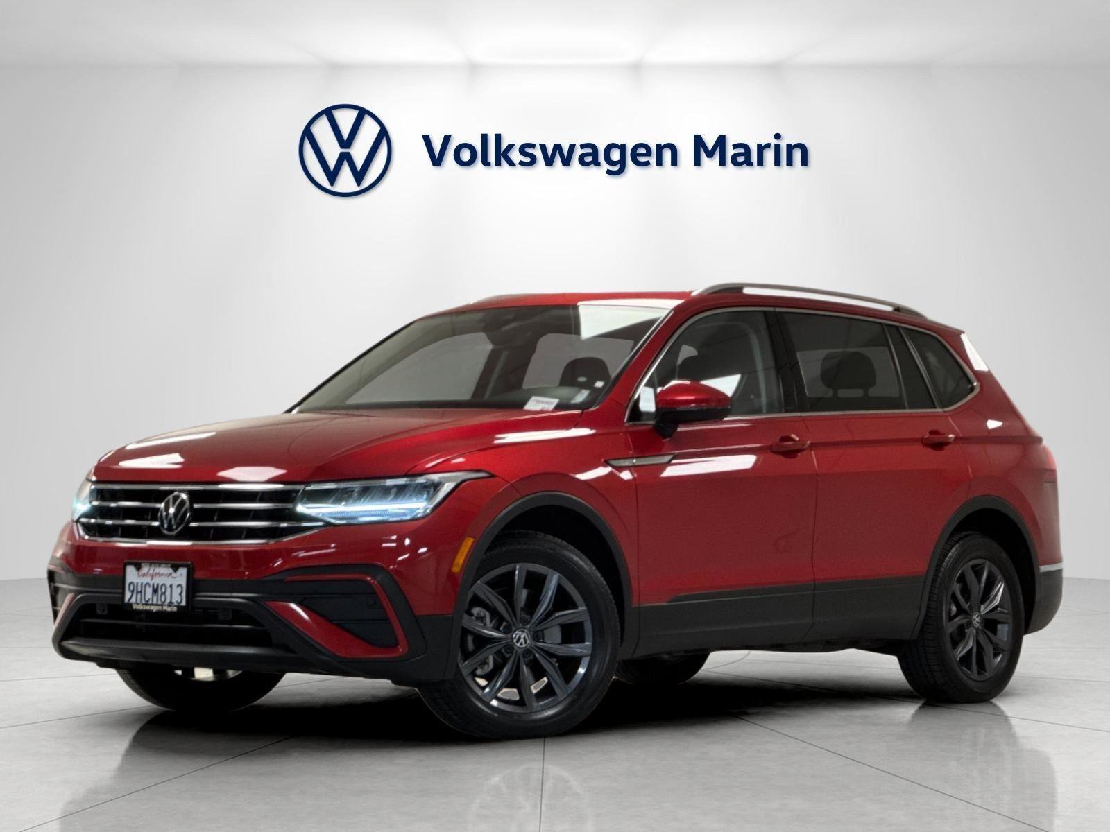 Used 2023 Volkswagen Tiguan SE w/ Panoramic Sunroof Package FWD image 1