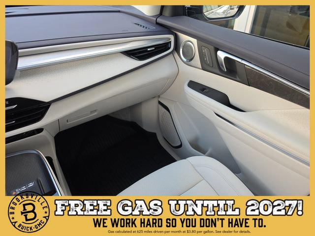New 2027 Buick Enclave Avenir w/ LPO, Floor Liner Package FWD image 14