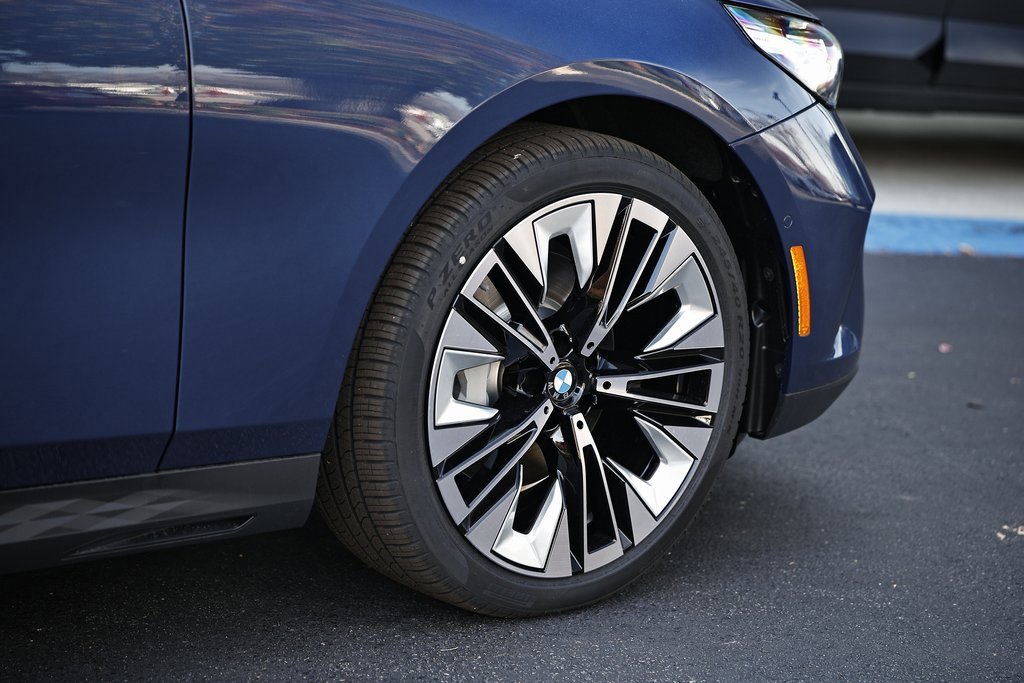 New 2026 BMW 530i w/ Premium Package image 5