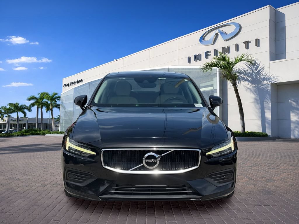 Used 2020 Volvo S60 T5 Momentum FWD image 2