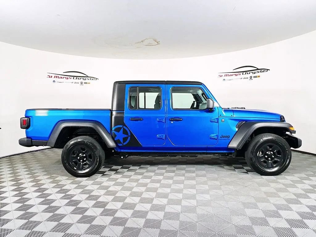 Used 2024 Jeep Gladiator Sport AWD/4WD image 9