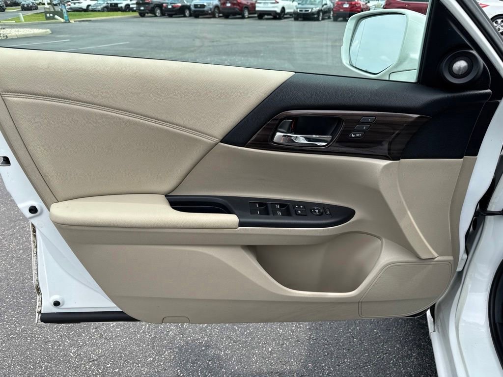Used 2016 Honda Accord EX-L image 28