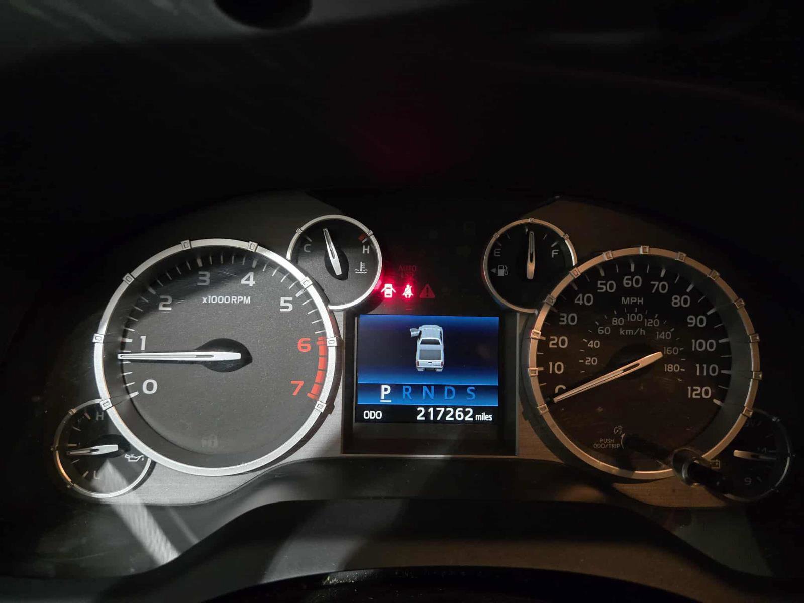 Used 2014 Toyota Tundra Limited w/ Limited Premium Package image 32