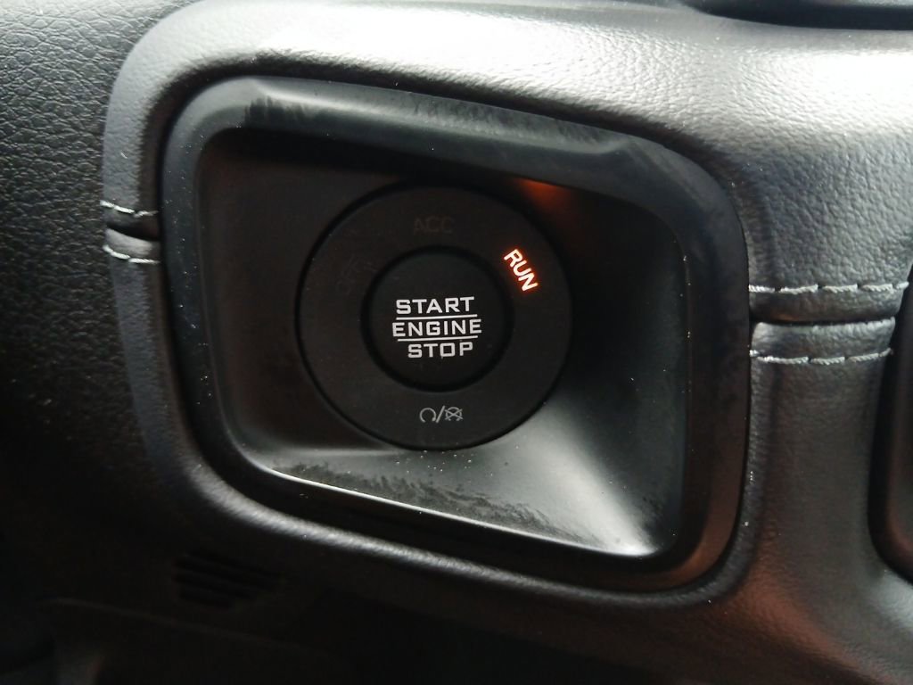 Used 2025 Jeep Gladiator Mojave w/ Convenience Group image 17