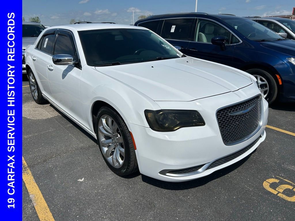 Used 2018 Chrysler 300 Touring w/ Chrome Appearance Package RWD image 1