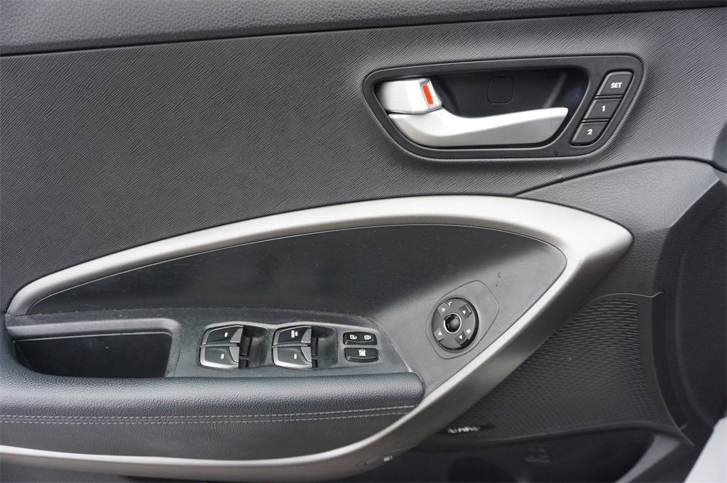 Used 2014 Hyundai Santa Fe Sport 2.0T w/ Technology Package 05 image 3