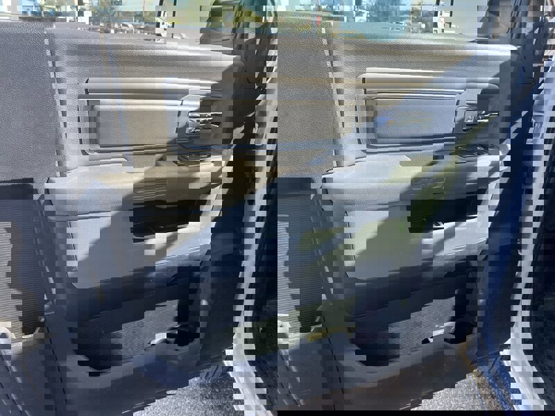 Used 2018 RAM 3500 Tradesman w/ Chrome Appearance Group image 15