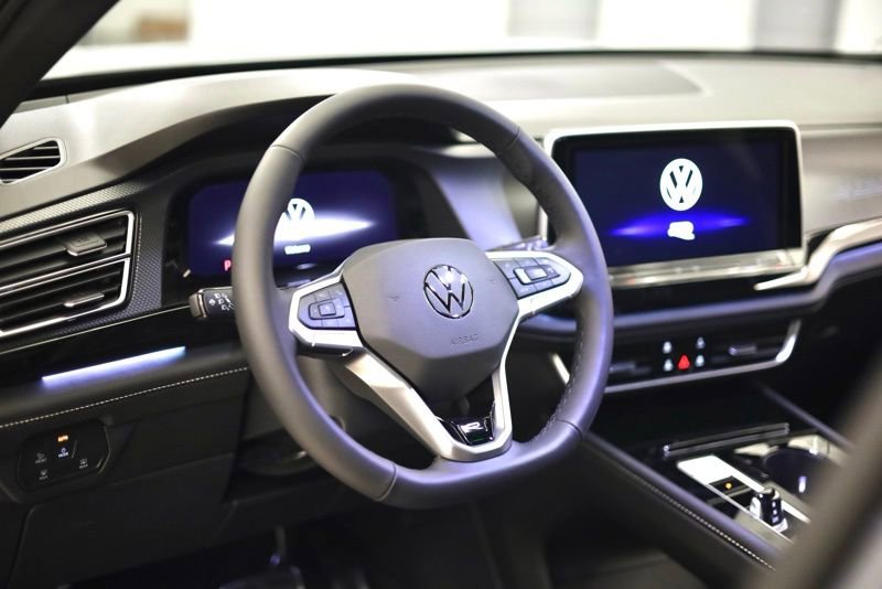 New 2026 Volkswagen Atlas Cross Sport SEL Premium R-Line image 12