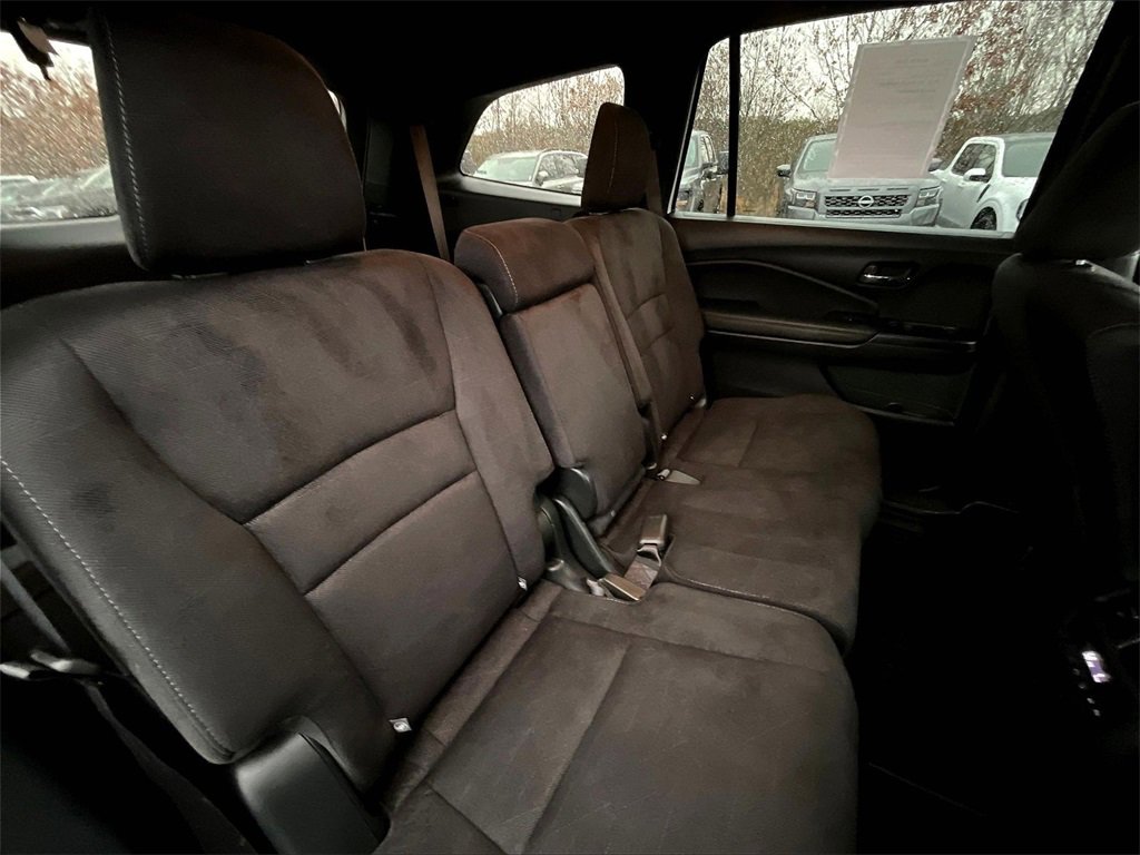 Used 2022 Honda Pilot Sport image 15