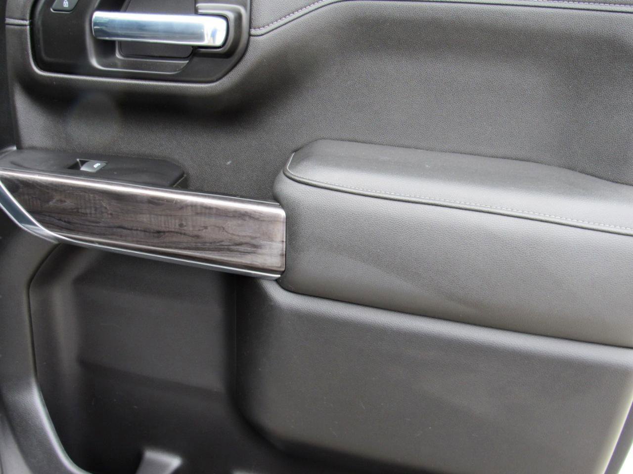 Used 2022 Chevrolet Silverado 1500 LTZ AWD/4WD image 37