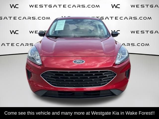 Used 2022 Ford Escape SE w/ SE Sport Appearance Package image 2