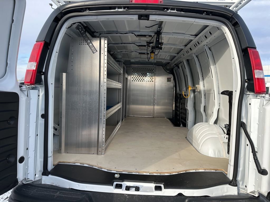 Used 2025 Chevrolet Express 2500 Extended w/ Communications Package image 11