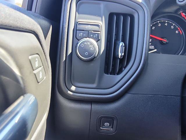 Used 2024 Chevrolet Silverado 1500 Custom image 17