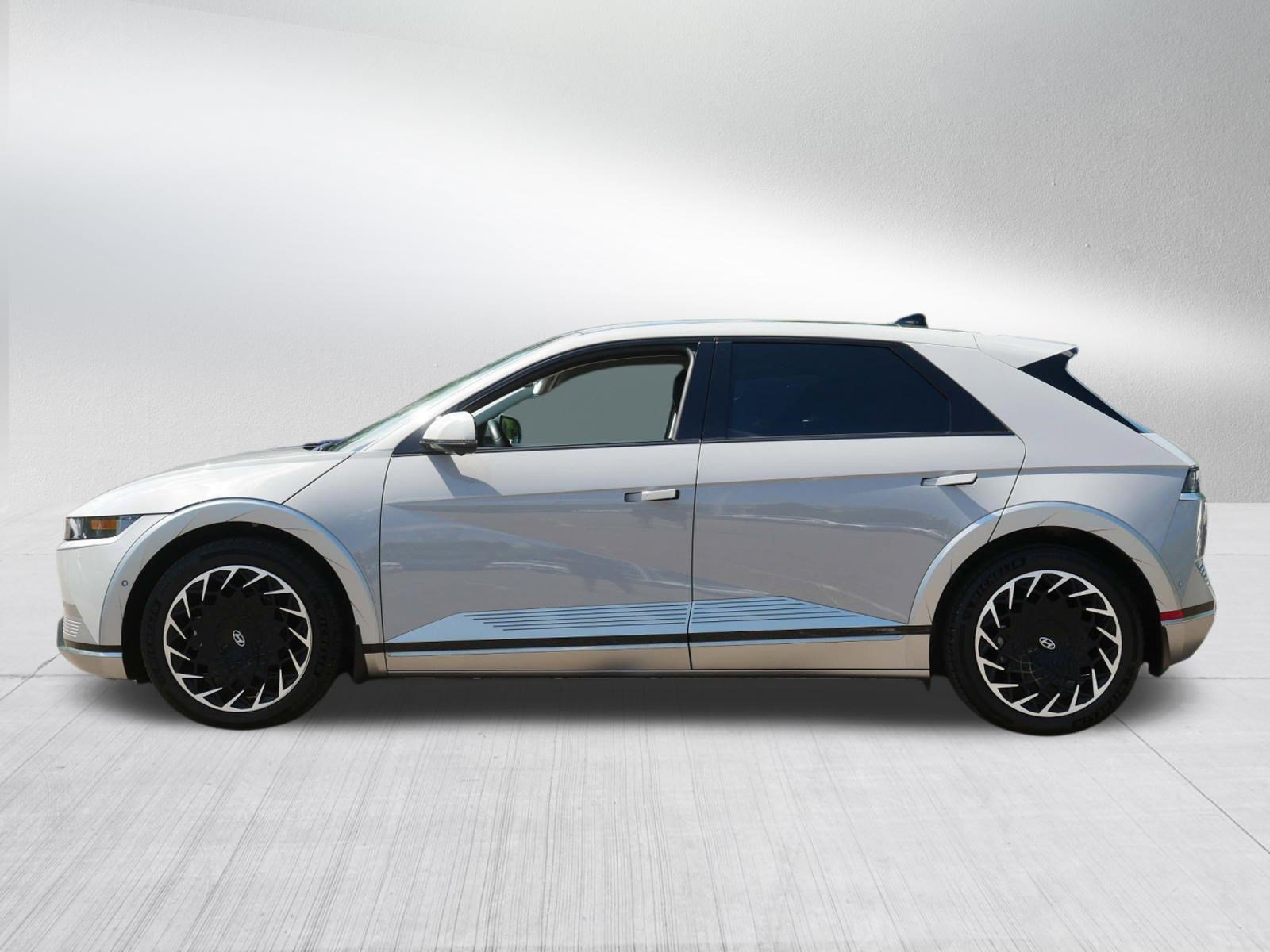 Used 2024 Hyundai Ioniq 5 Limited AWD/4WD image 4