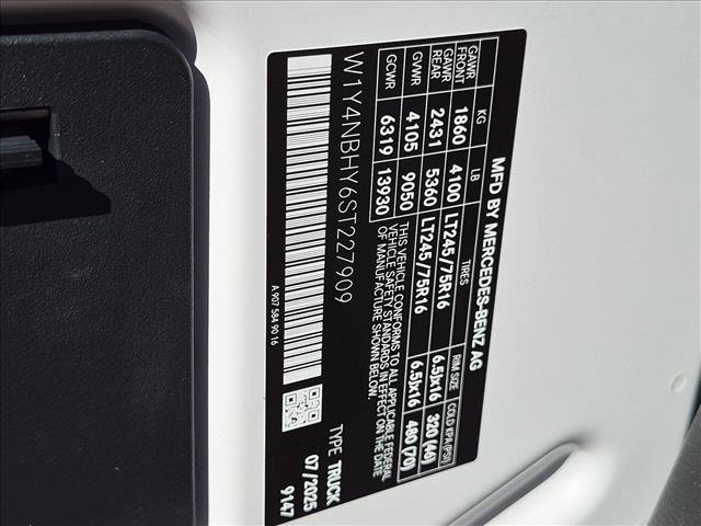 Used 2025 Mercedes-Benz Sprinter 2500 image 21
