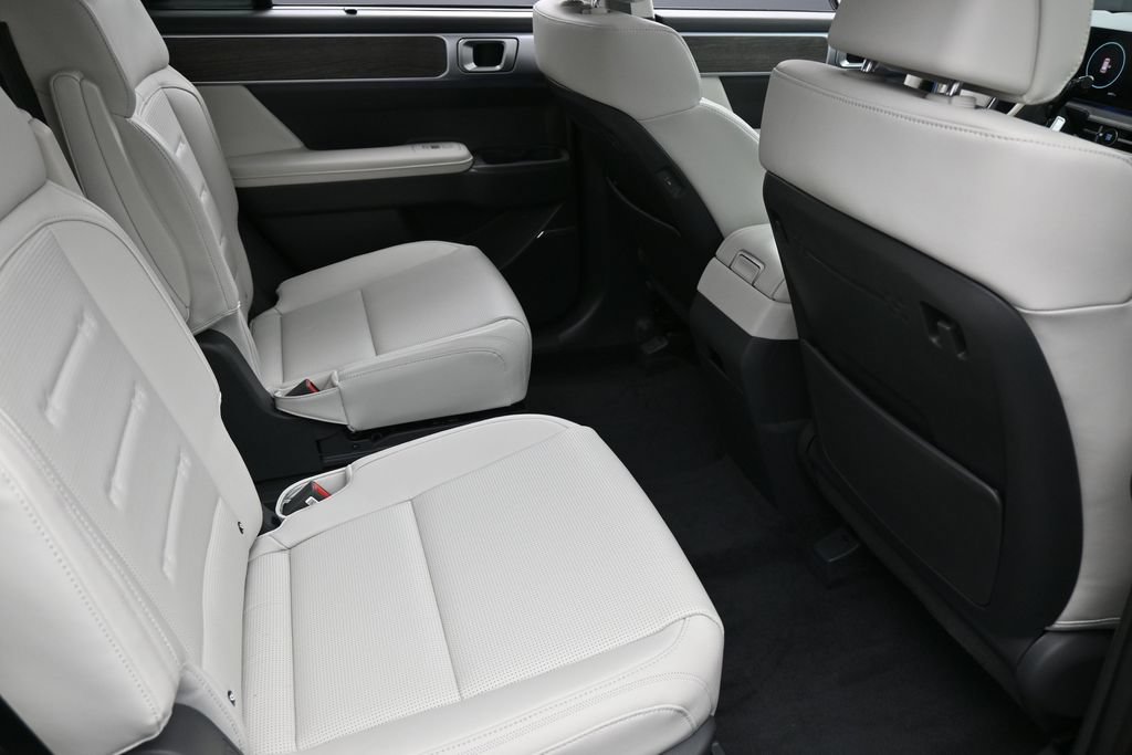 Used 2025 Hyundai Santa Fe Calligraphy FWD image 34