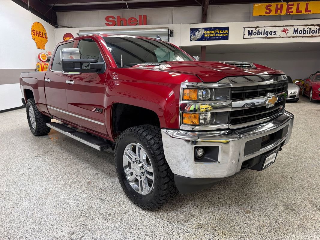 Used 2019 Chevrolet Silverado 2500 LTZ w/ Duramax Plus Package AWD/4WD image 11